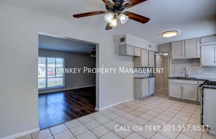 House for rent at 7 Fairbrook Dr, Little Rock, AR 72205