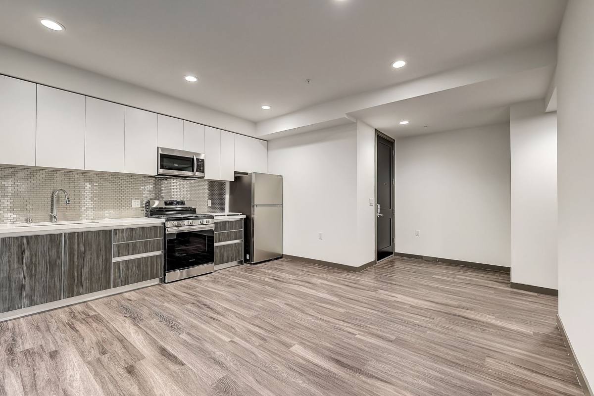 Townhouse for rent at 641 N Hobart Blvd, Los Angeles, CA 90004