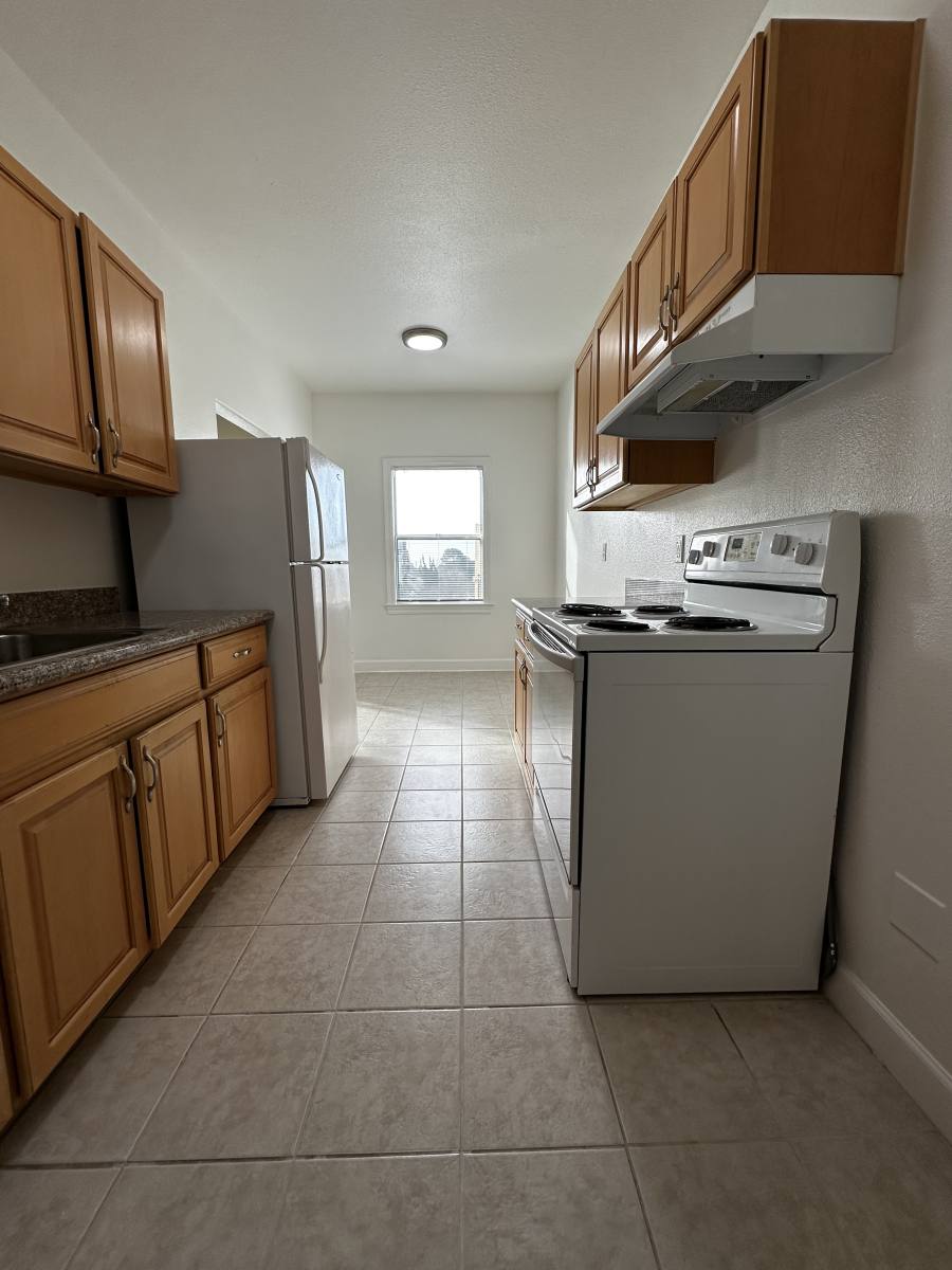 Apartment for rent at 624 Brooklyn Ave #102, Oakland, CA 94606