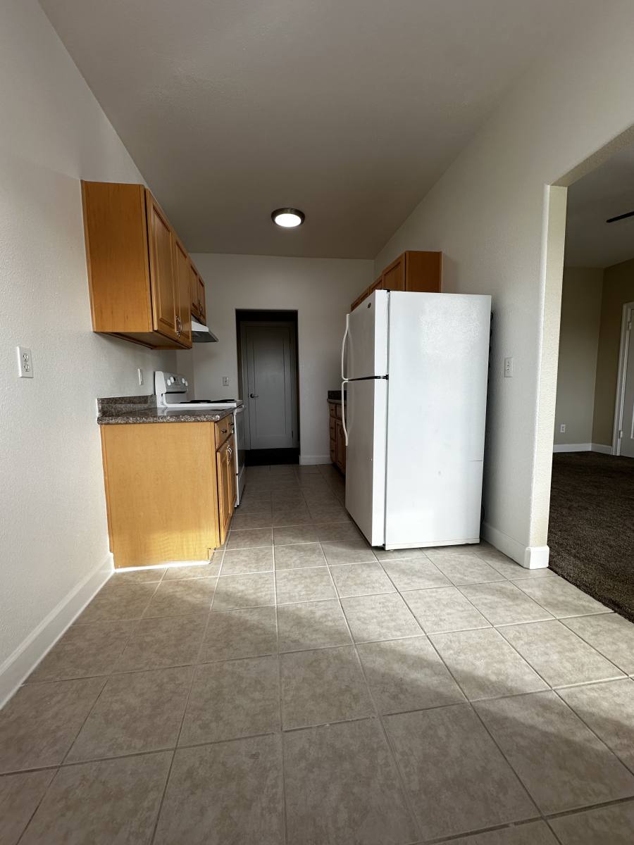 Apartment for rent at 624 Brooklyn Ave #102, Oakland, CA 94606