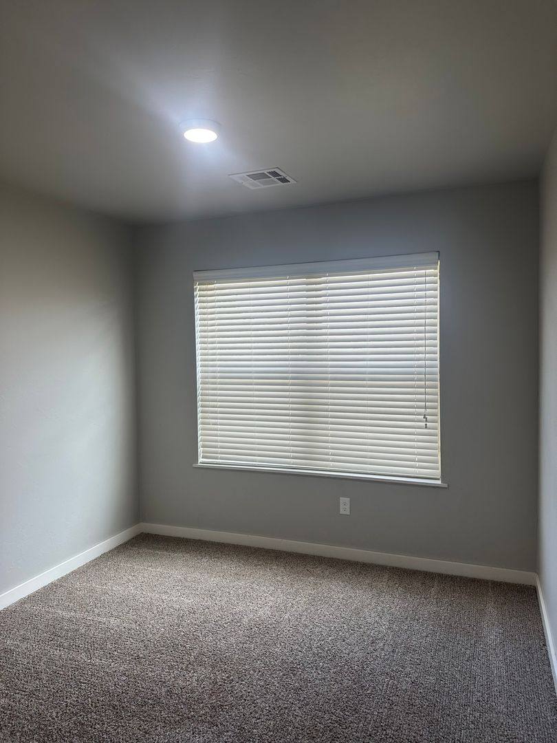 Townhouse for rent at 736 SW 14th St, Oklahoma City, OK 73160