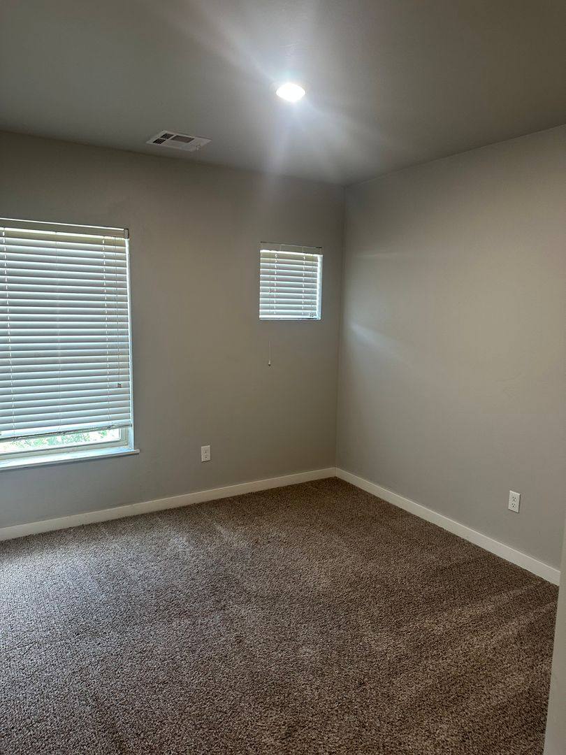 Townhouse for rent at 736 SW 14th St, Oklahoma City, OK 73160