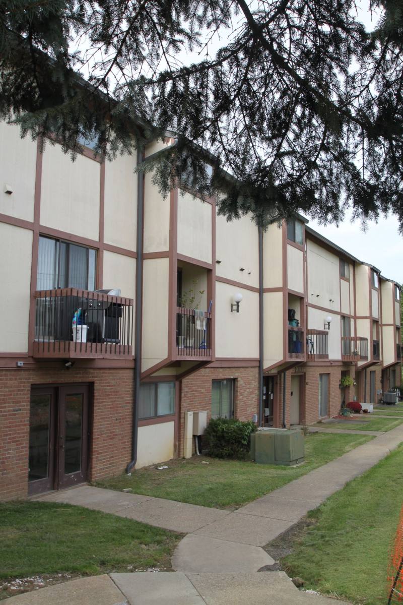 Apartment for rent at 323 Orchard Lane, Saint Clairsville, OH 43950