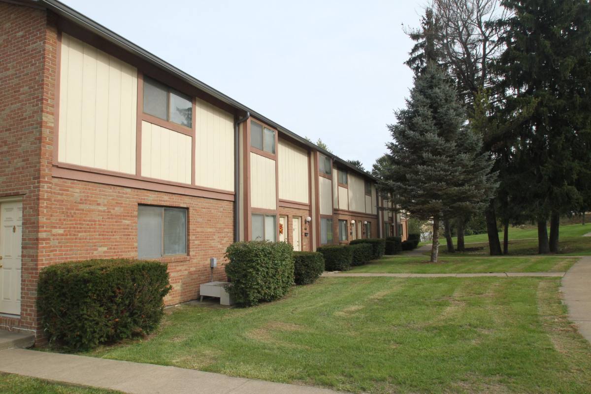 Apartment for rent at 323 Orchard Lane, Saint Clairsville, OH 43950