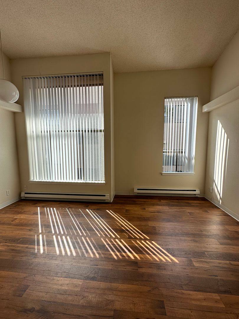 Apartment for rent at 4259 8th Ave NE, Seattle, WA 98105