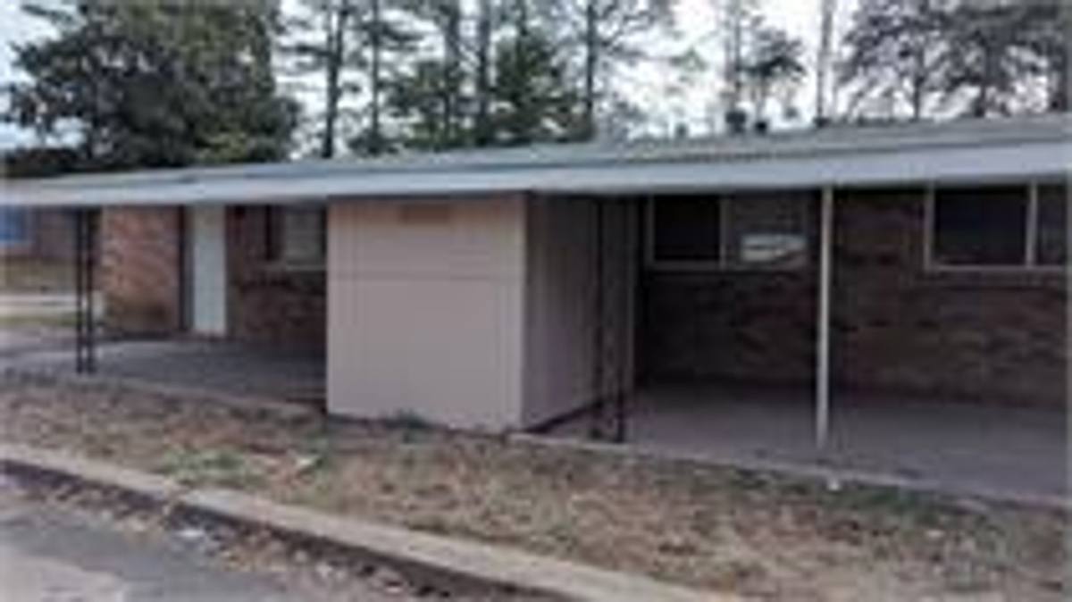 Apartment for rent at 4960 Central Dr, Stone Mountain, GA 30083