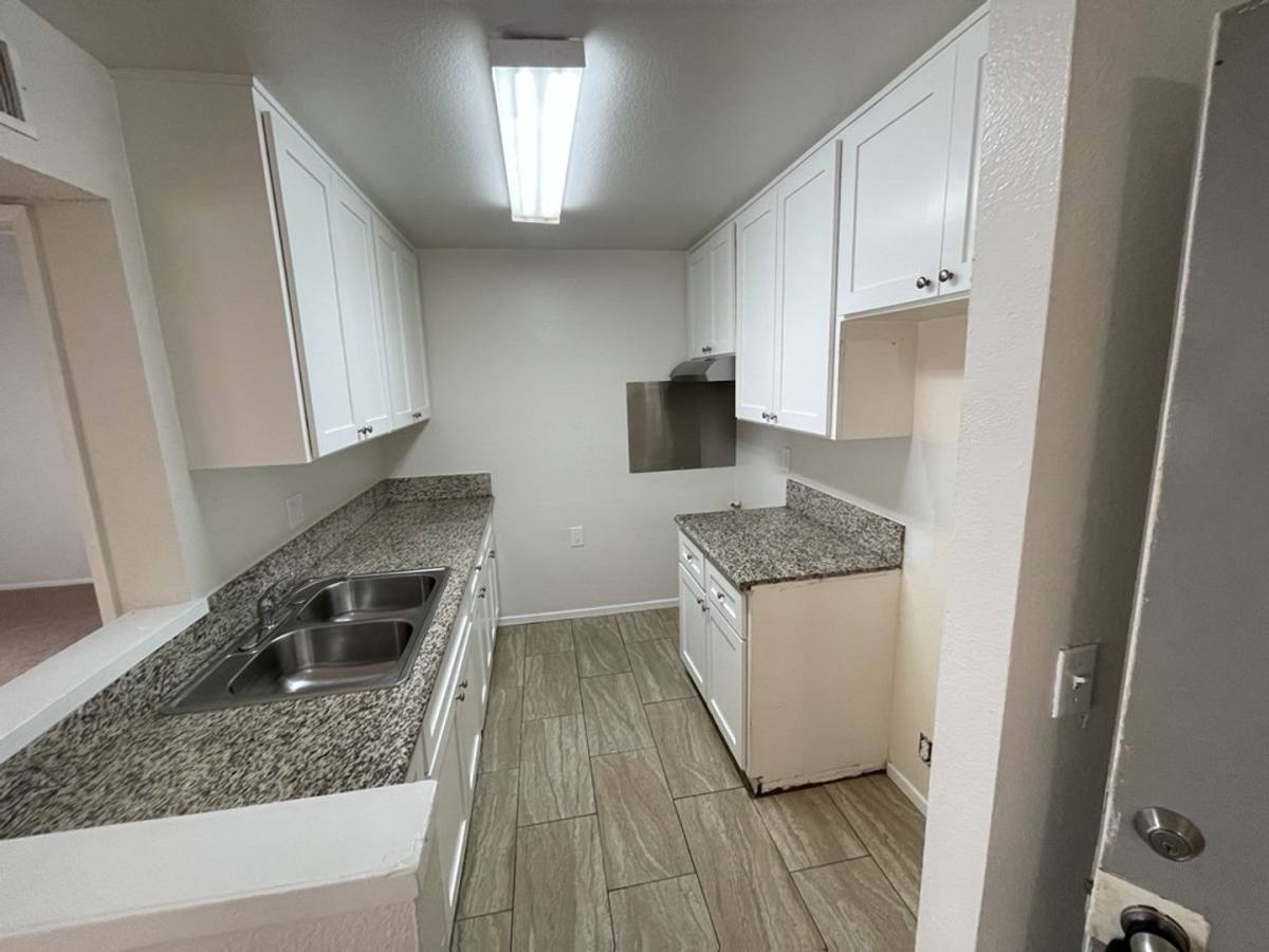 Apartment for rent at 13610 Vanowen Blvd, Van Nuys, CA 91405