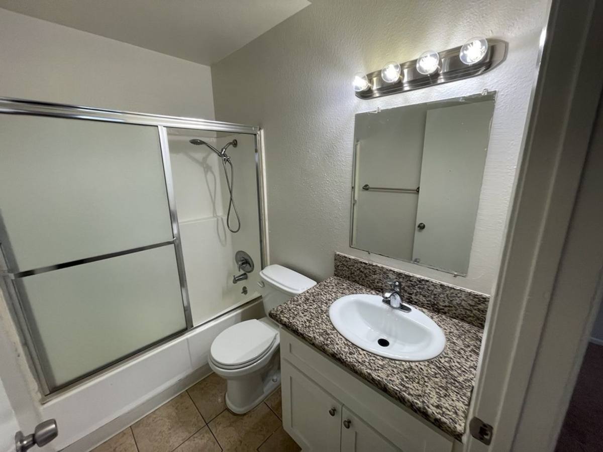 Apartment for rent at 13610 Vanowen Blvd, Van Nuys, CA 91405