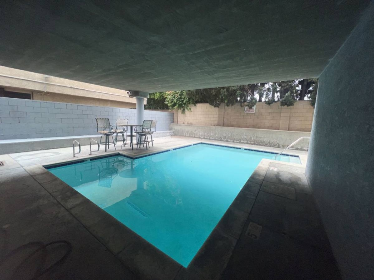 Apartment for rent at 13610 Vanowen Blvd, Van Nuys, CA 91405
