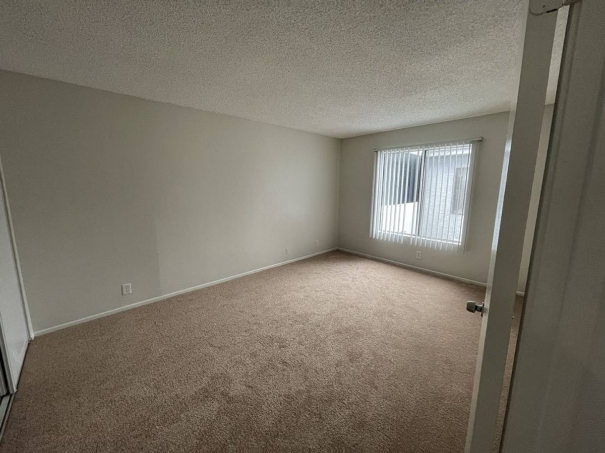 Apartment for rent at 13610 Vanowen Blvd, Van Nuys, CA 91405