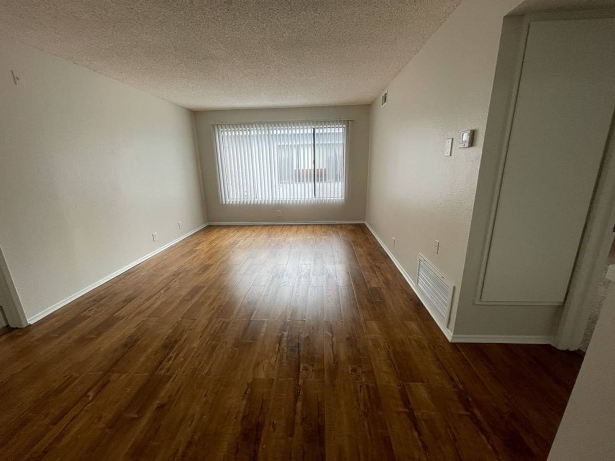 Apartment for rent at 13610 Vanowen Blvd, Van Nuys, CA 91405
