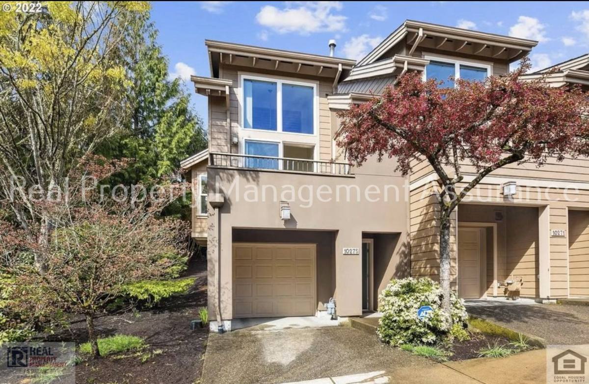 Townhouse for rent at 10275 NW Alder Grove Lane, Portland, OR 97229