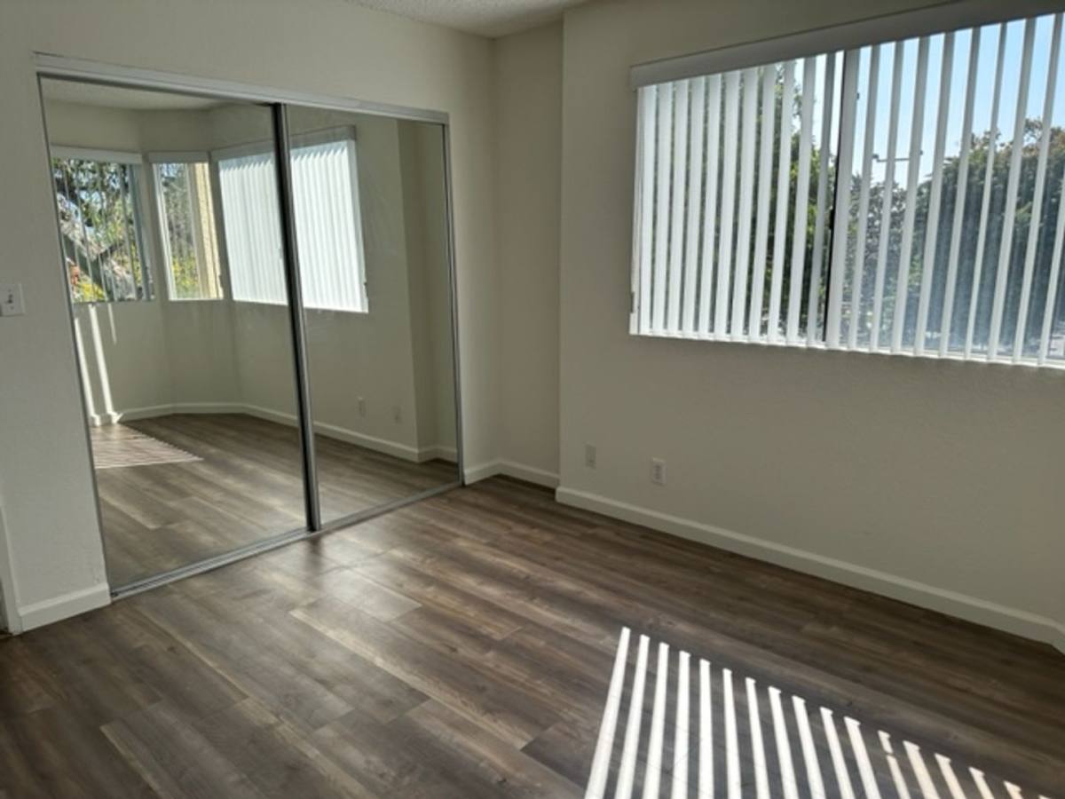 Apartment for rent at 10323 Woodbine St, Los Angeles, CA 90034