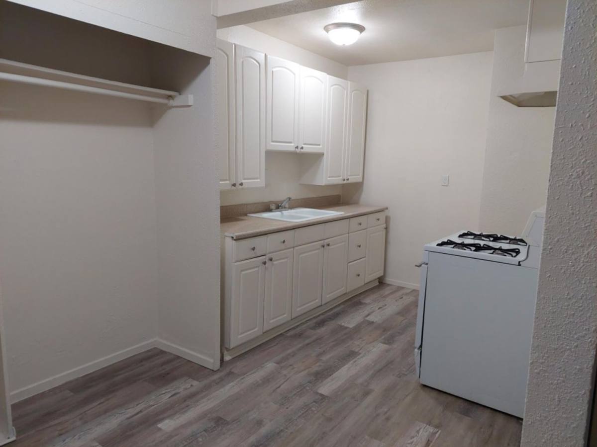 Apartment for rent at 511-517 E Fredricks, Barstow, CA 92311