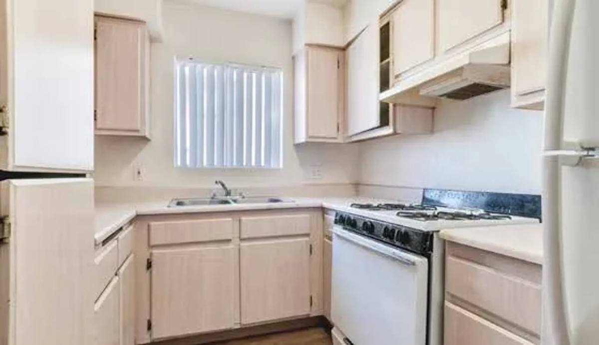 Apartment for rent at 511-517 E Fredricks, Barstow, CA 92311