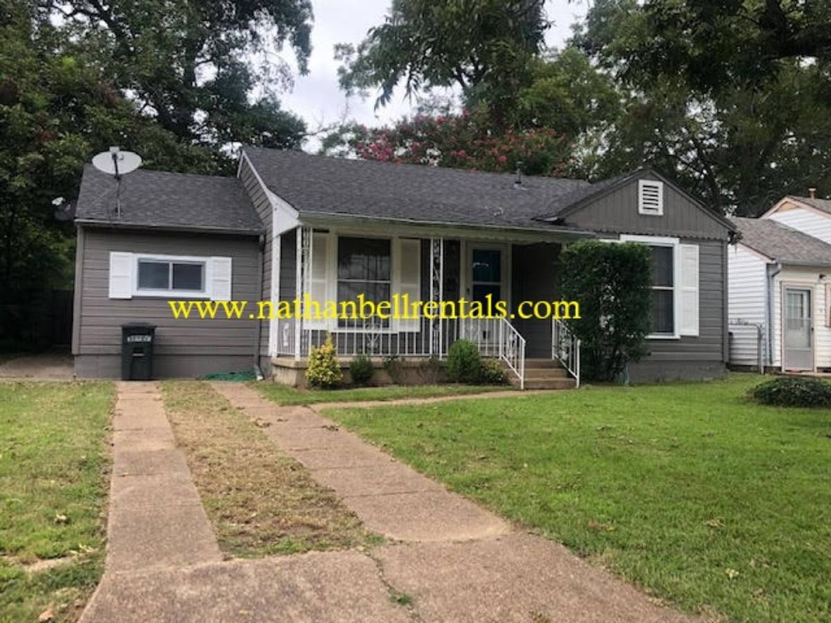 House for rent at 2435 Clark Lane, Paris, TX 75460