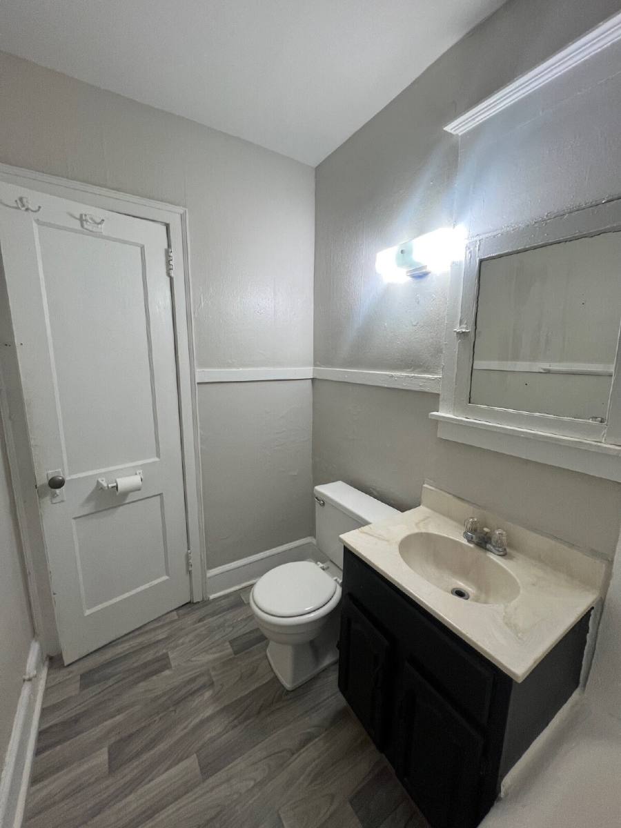 Apartment for rent at 1120 Polk Blvd #412, Des Moines, IA 50311
