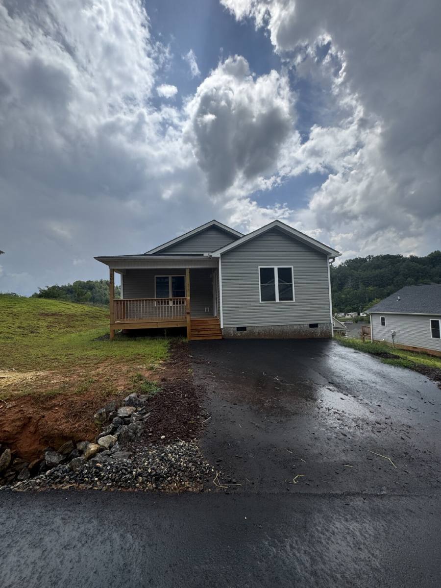 House for rent at 200 Quinn Hill Lane, Mars Hill, NC 28754