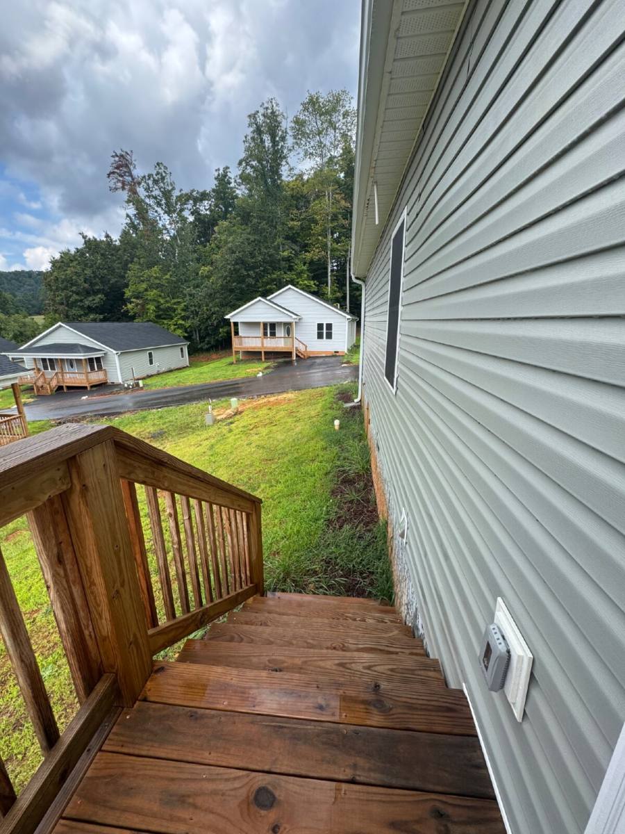 House for rent at 200 Quinn Hill Lane, Mars Hill, NC 28754