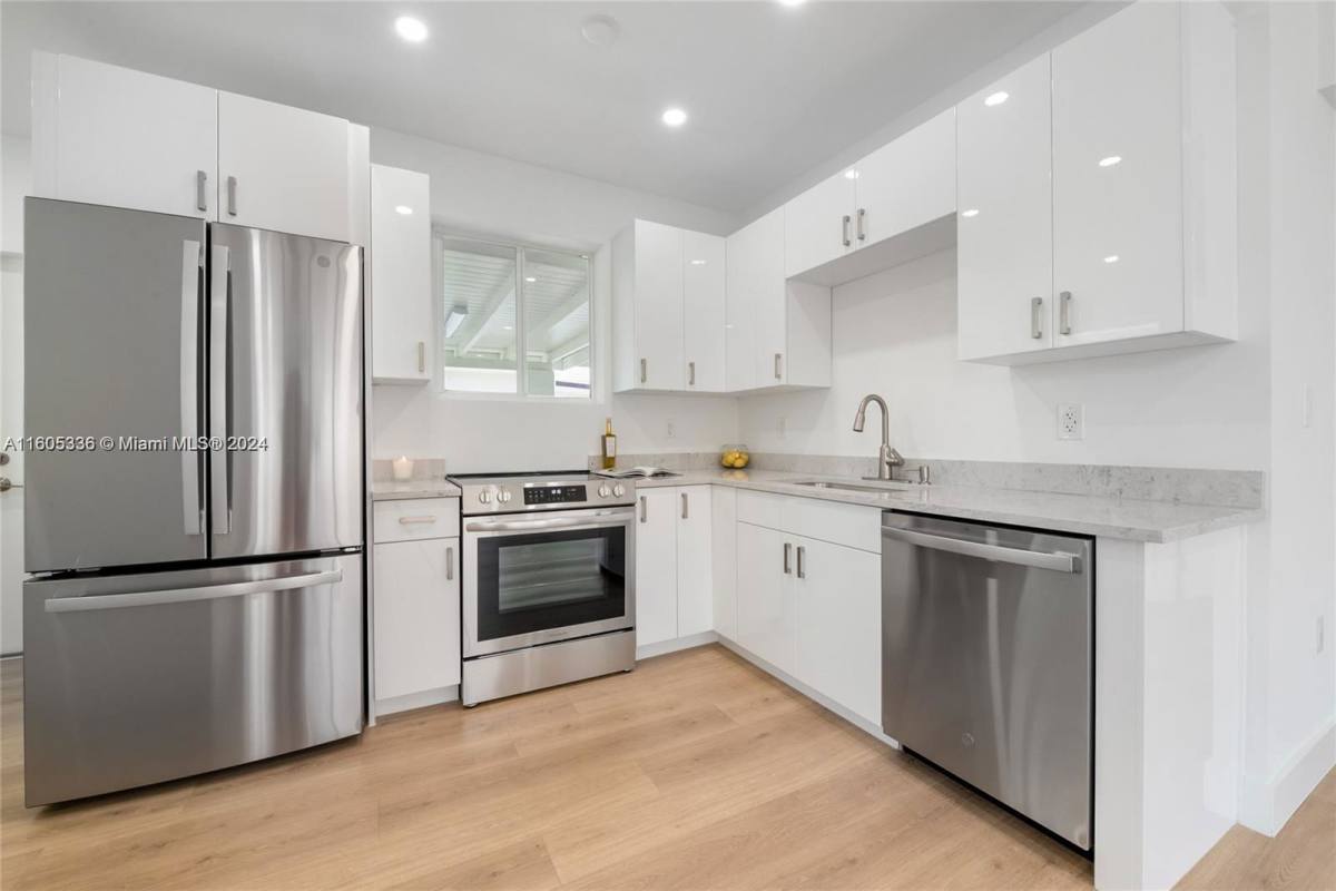 House for rent at 2811 SW 65th Ave, Miami, FL 33155