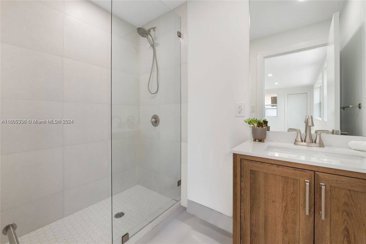 House for rent at 2811 SW 65th Ave, Miami, FL 33155