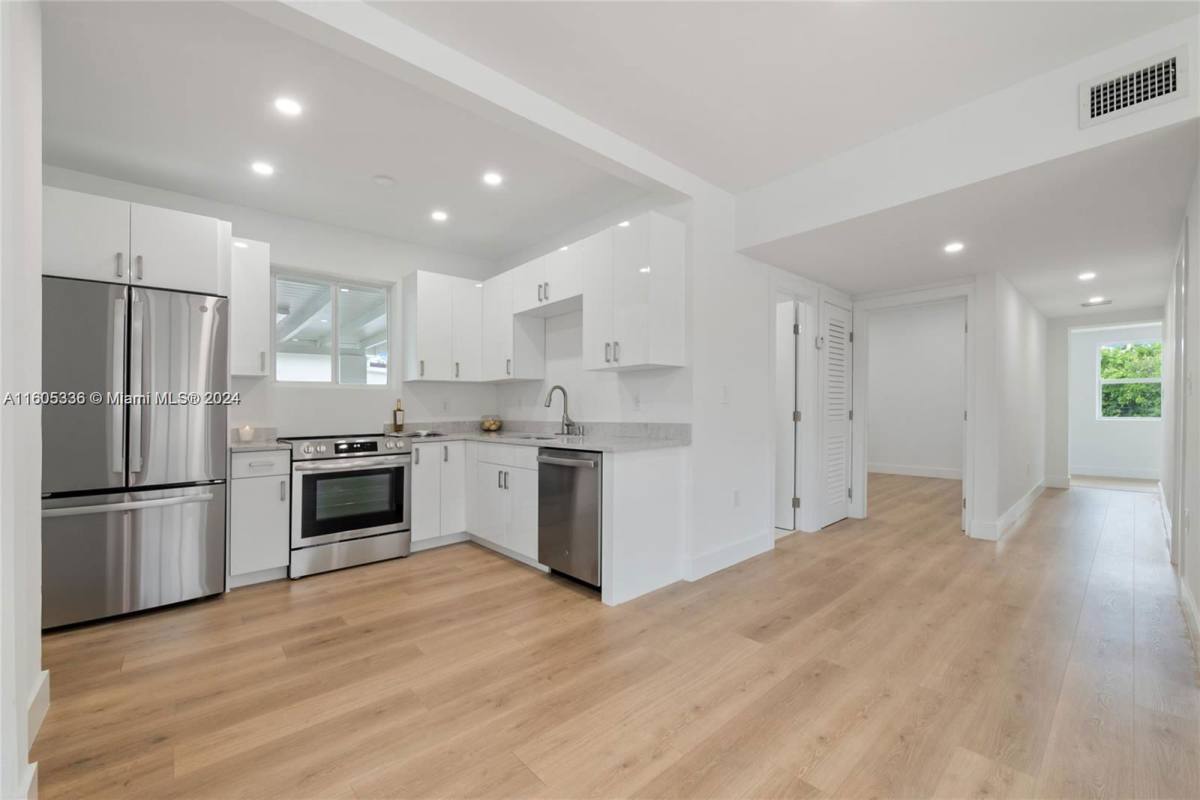 House for rent at 2811 SW 65th Ave, Miami, FL 33155
