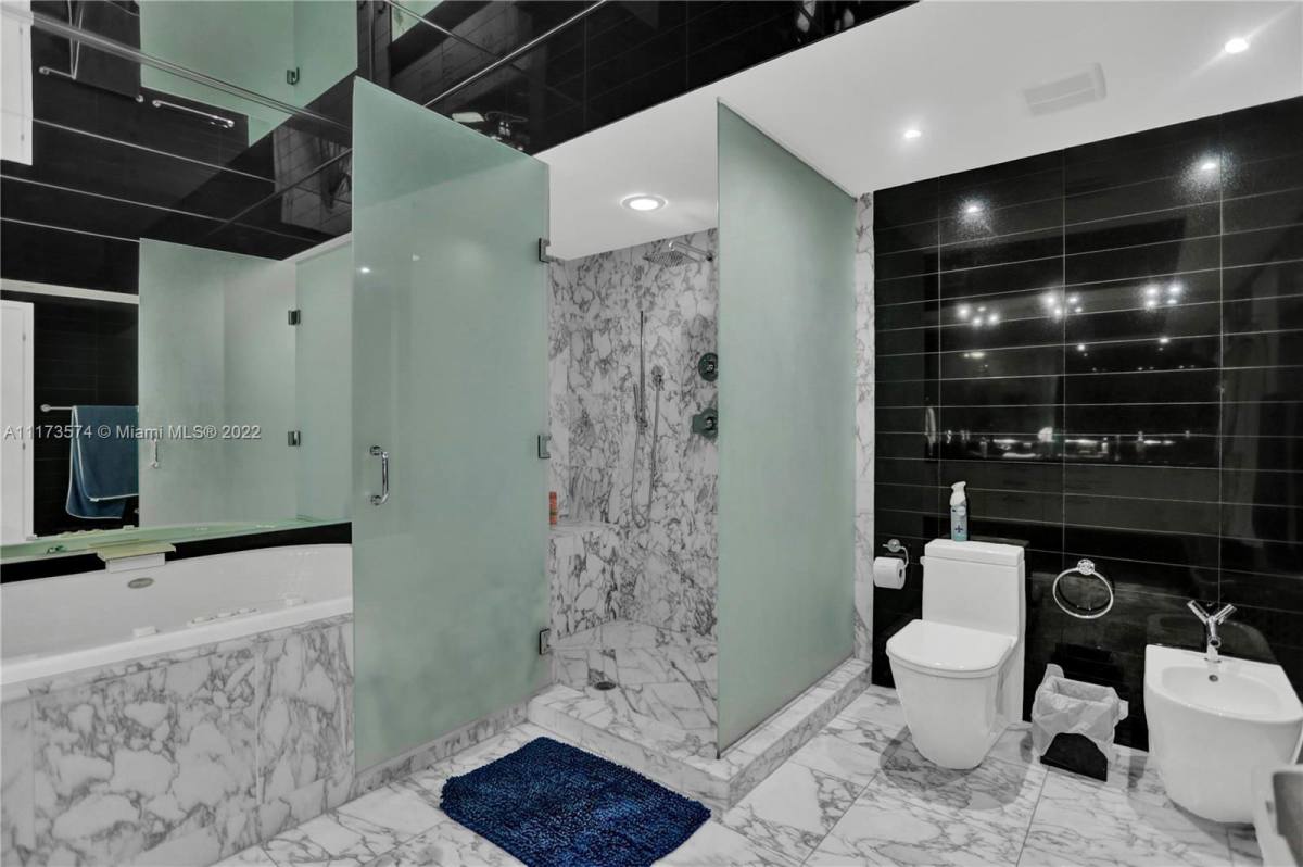 Apartment for rent at 450 Alton Rd, Miami Beach, FL 33139