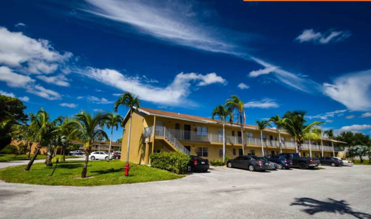 Apartment for rent at 1919 N Haverhill Rd, West Palm Beach, FL 33417