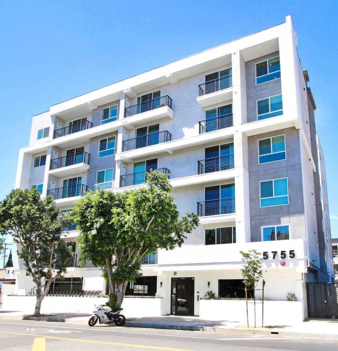 Apartment for rent at 5755 Tujunga Ave, North Hollywood, CA 91601