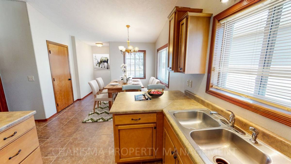 Townhouse for rent at 5600 W Bakker Park Dr, Sioux Falls, SD 57106