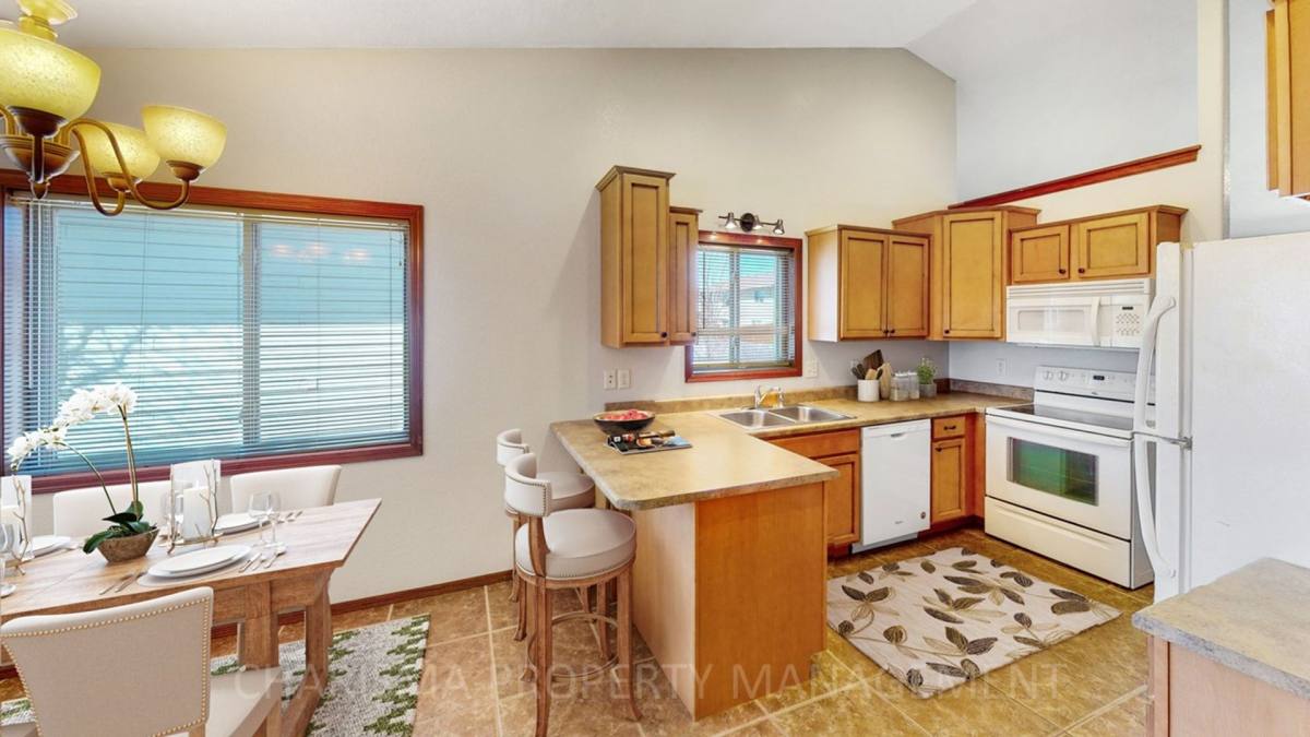 Townhouse for rent at 5600 W Bakker Park Dr, Sioux Falls, SD 57106