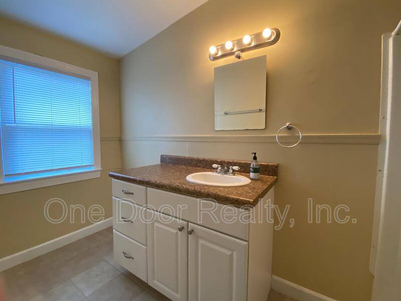 Apartment for rent at 1107B Richmond Rd, Williamsburg, VA 23185