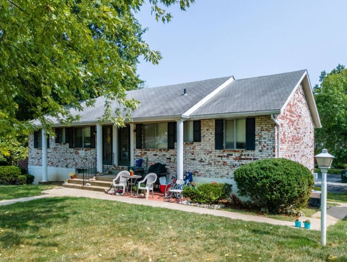 Apartment for rent at 7670 N Euclid Ave, Kansas City, MO 64118
