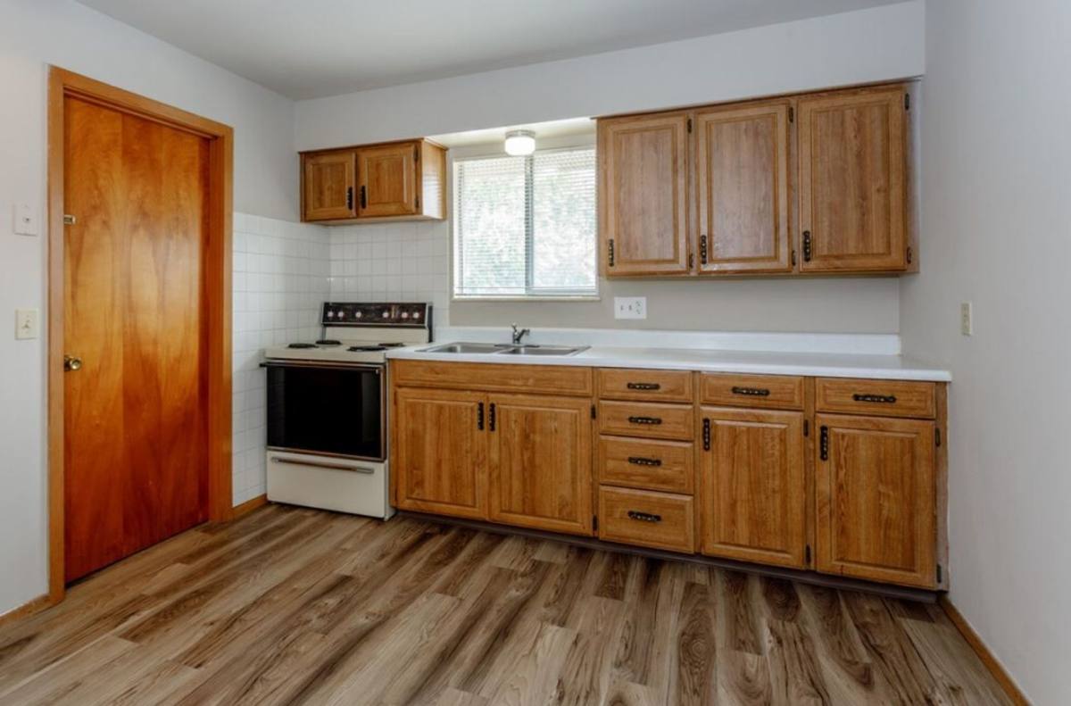 Apartment for rent at 7670 N Euclid Ave, Kansas City, MO 64118