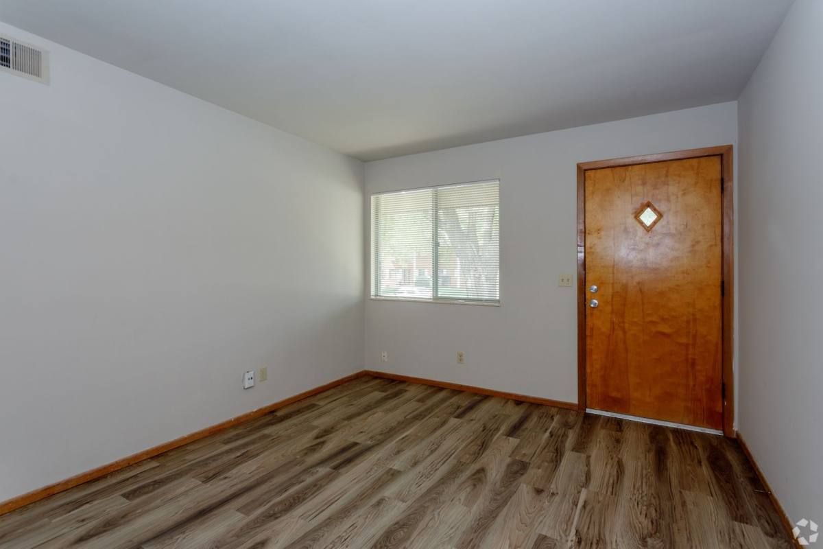 Apartment for rent at 7670 N Euclid Ave, Kansas City, MO 64118