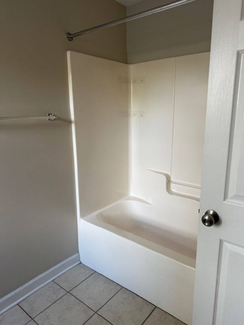 Apartment for rent at 190 Valencia Dr, Jacksonville, NC 28546