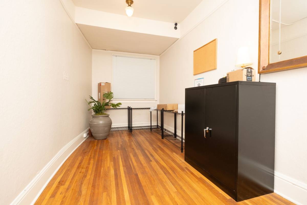 Apartment for rent at 831 SW Vista Ave, Portland, OR 97205