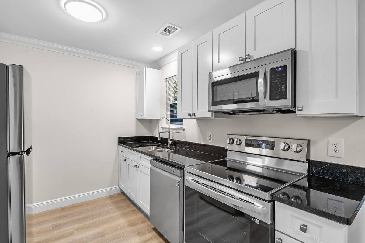 Apartment for rent at 22611 Mattingly St, Robertsdale, AL 36567