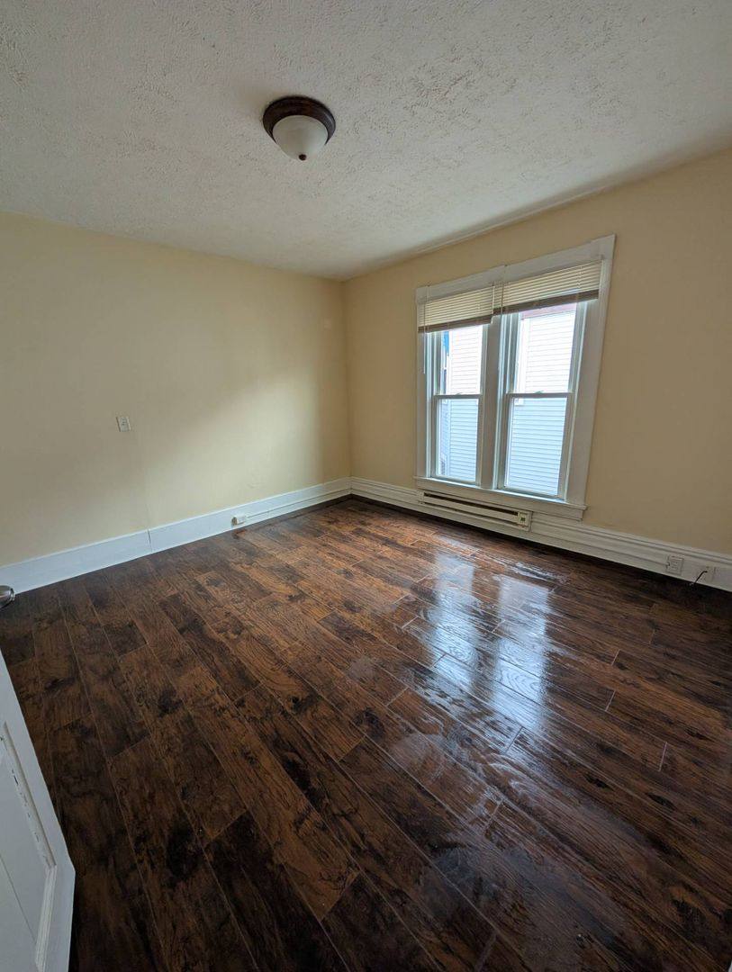Apartment for rent at 136 N Longwood St, Rockford, IL 61107