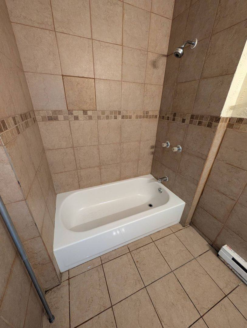 Apartment for rent at 136 N Longwood St, Rockford, IL 61107