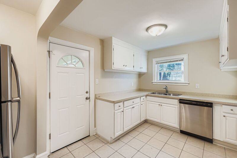 House for rent at 16855 Sayre Ave, Tinley Park, IL 60477