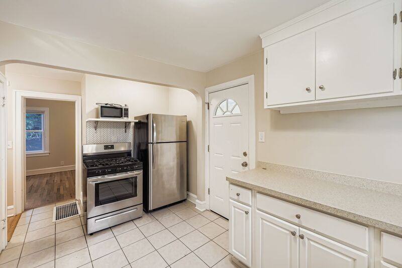 House for rent at 16855 Sayre Ave, Tinley Park, IL 60477