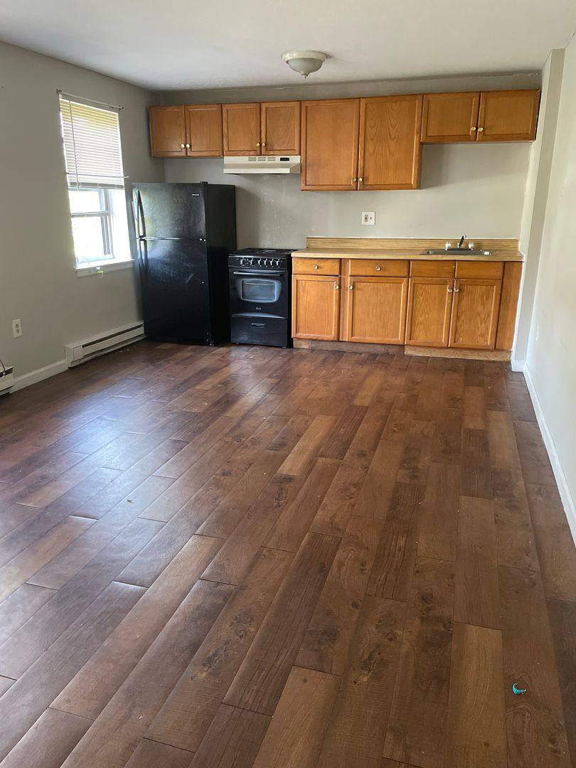 Apartment for rent at 44 New Britain Ave, Hartford, CT 06106