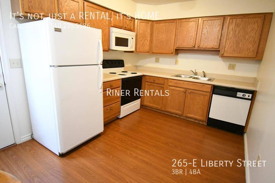 Townhouse for rent at 265-E Liberty St, Harrisonburg, VA 22801