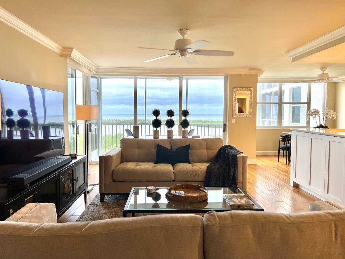 Condo for rent at 5550 Heron Point Dr, Naples, FL 34108