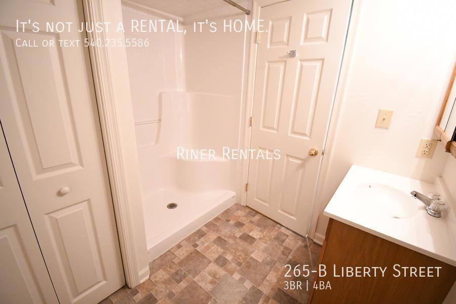 Townhouse for rent at 265-B Liberty St, Harrisonburg, VA 22801