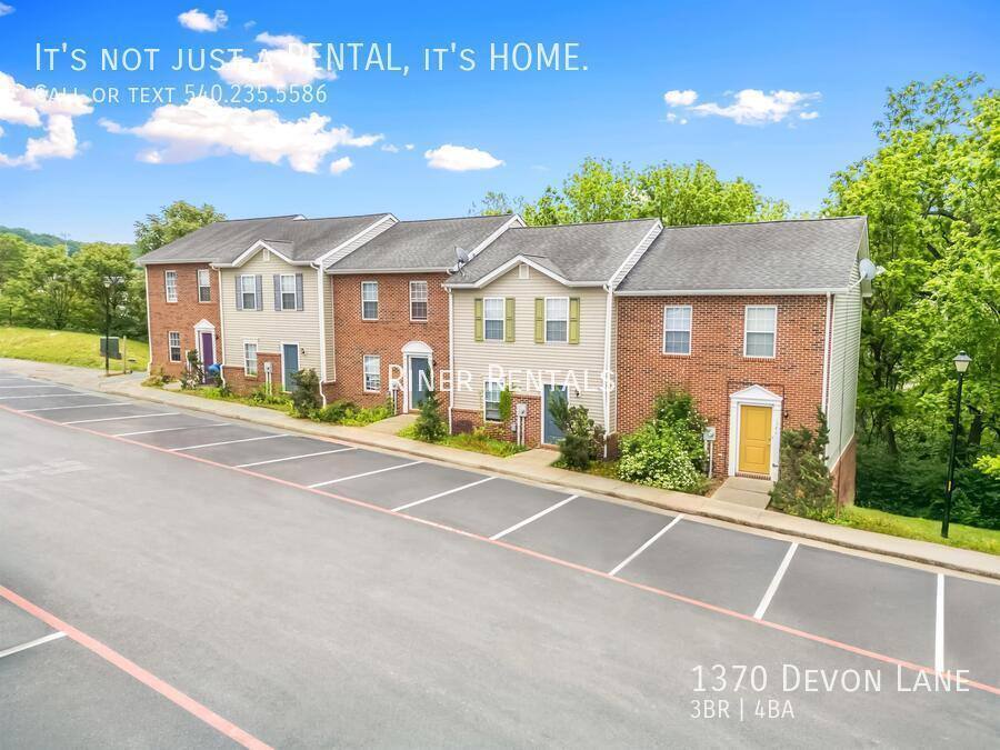 Townhouse for rent at 1370 Devon Lane, Harrisonburg, VA 22801