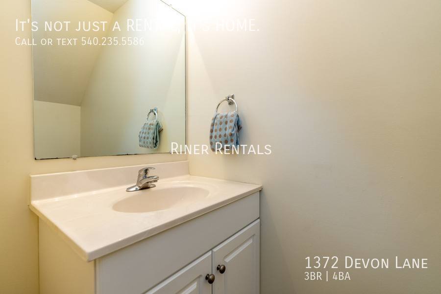 Townhouse for rent at 1372 Devon Lane, Harrisonburg, VA 22801