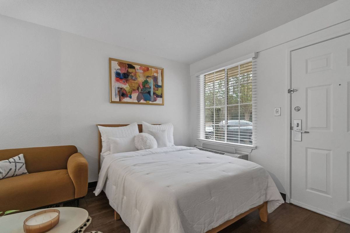 Apartment for rent at 710 Yorkmont Rd, Charlotte, NC 28217