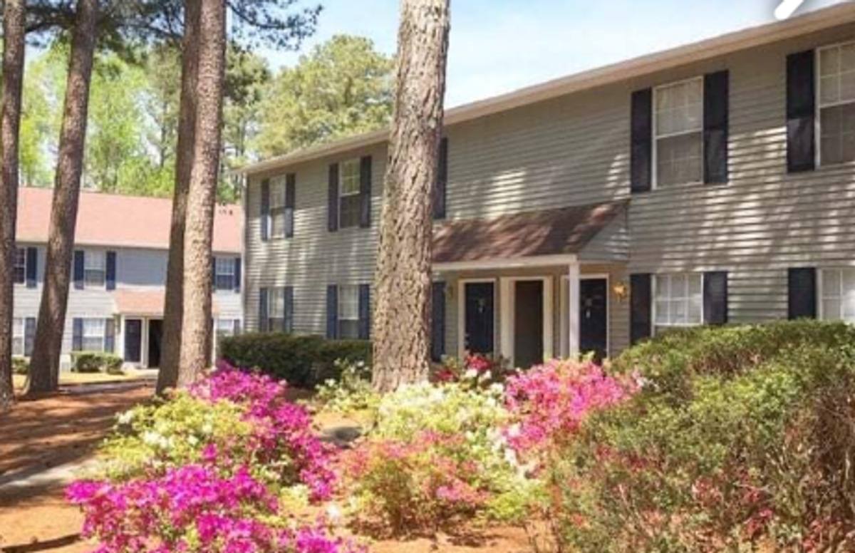 Apartment for rent at 4375 Cascade Rd, Atlanta, GA 30331